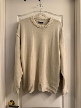 GAP Men's Crewneck Sweater in Cream